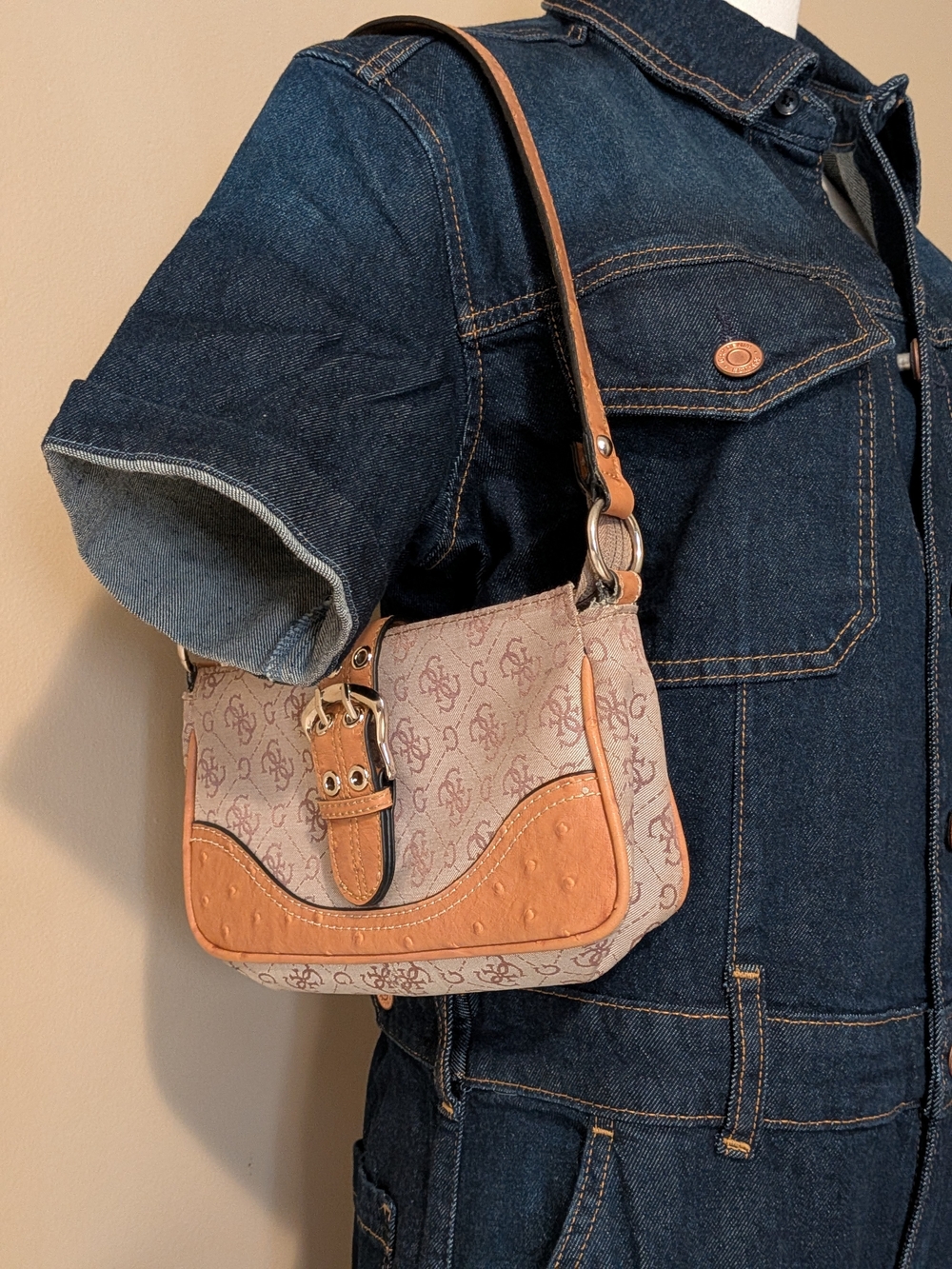 Vintage Guess Aussie Logo Mini Hand Bag